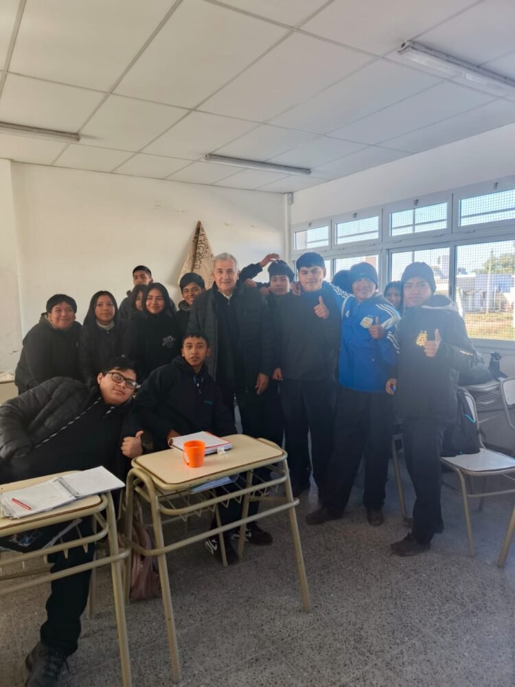 ¿Gerardo Morales se prueba el traje de diputado… o ya piensa en el 2027?