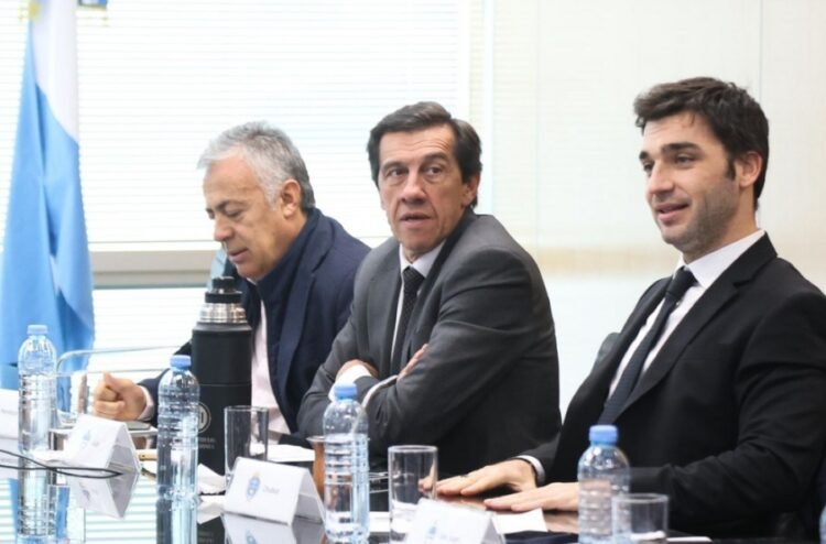 Giro federal: Sadir presiona por una nueva distribución de recursos