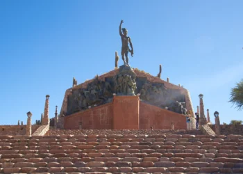 ¡Humahuaca se Viste de Patria! Jujuy Celebra el 9 de Julio en la Histórica Quebrada