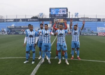 Lobo en aprietos: perdió la cima en soledad y se ve obligado a despertar en casa