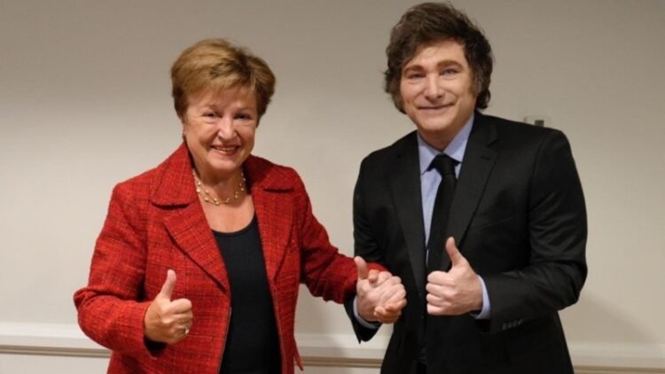 El FMI Aprobó la primera revisión del acuerdo con Argentina