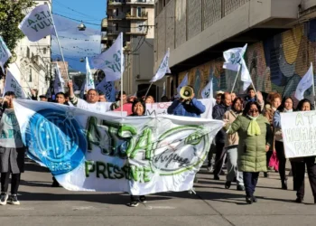 Trabajadores de la Sanidad Profundizan Reclamo