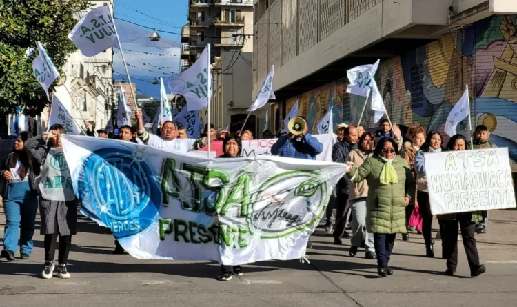 Trabajadores de la Sanidad Profundizan Reclamo