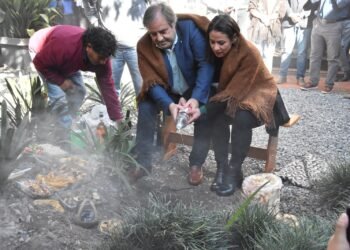 Tapados de laburo: La legislatura honró a la Pachamama