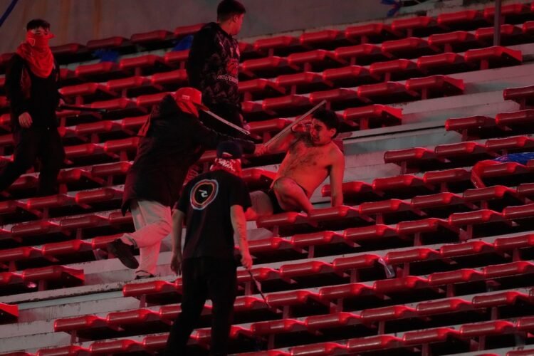 La Barbarie en Independiente: el papelón que avergüenza al fútbol argentino y no tiene responsables