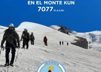 Orgullo argentino: el Ejército hizo cumbre en el Himalaya