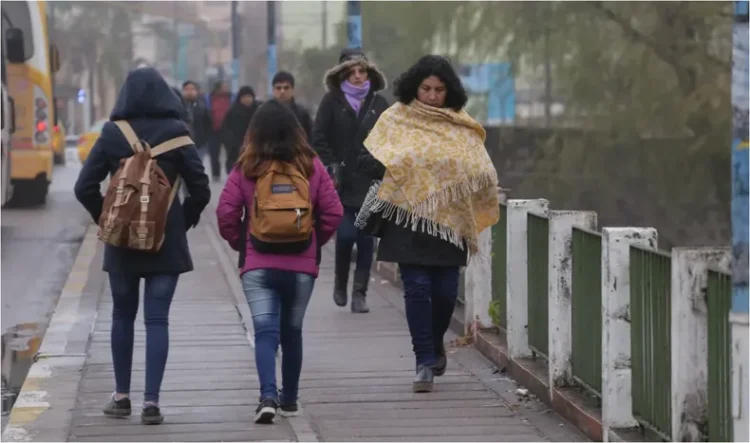 Se viene un fin de semana con bajas temperaturas y pronóstico de lluvias aisladas
