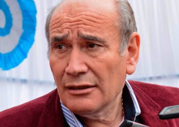 Rubén Rivarola respaldó la candidatura de Pedro Pascutini y trato a La Campora de “levanta manos”