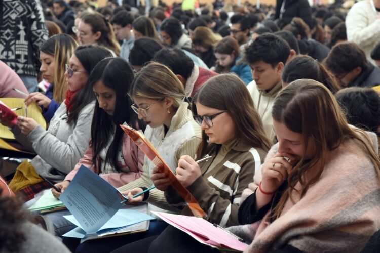 Exámenes de residencias médicas serán de gestión provincial a partir de 2026