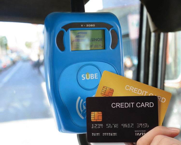 ¿Estás seco? Desde hoy podes tarjetear el pasaje de colectivo urbano