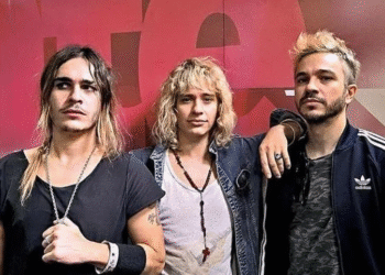 Alto fanatismo por Airbag: Acampe en el Estadio 23 de Agosto en la previa de la Elección Nacional de la FNE 2025
