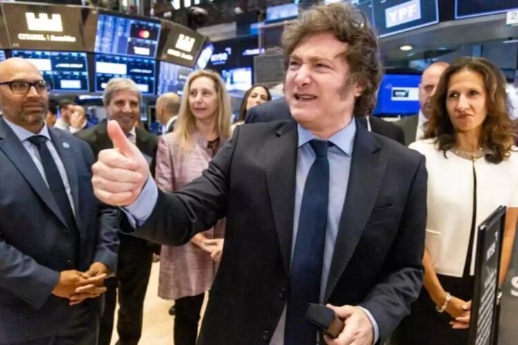 El Riesgo País se desploma y el gobierno sonríe tras el anuncio de los EEUU