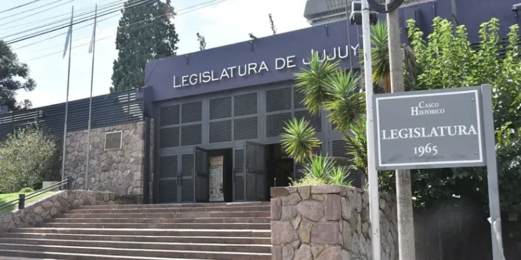 Moisés presentó un Amparo en contra de la Ley que permite la privatización de empresas estatales en Jujuy