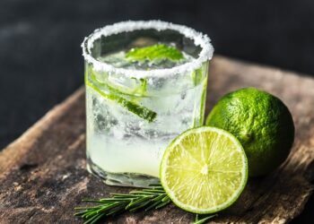 El agua no te hacía esto: Dos muertos por tomar caipirinha adulterada