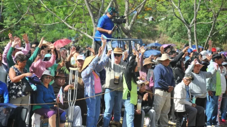 Multitudinaria misa por los enfermos en Río Blanco.