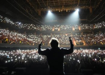 Milei presidente y cantante: llenó el Movistar Arena y dio un recital con clásicos del rock nacional