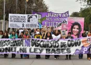 Marcha del 25N: La Multisectorial de Mujeres de Jujuy manifiesta para exigir la emergencia por violencia de género