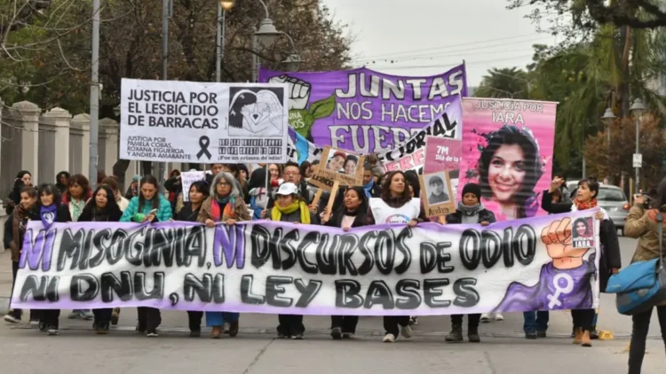 Marcha del 25N: La Multisectorial de Mujeres de Jujuy manifiesta para exigir la emergencia por violencia de género