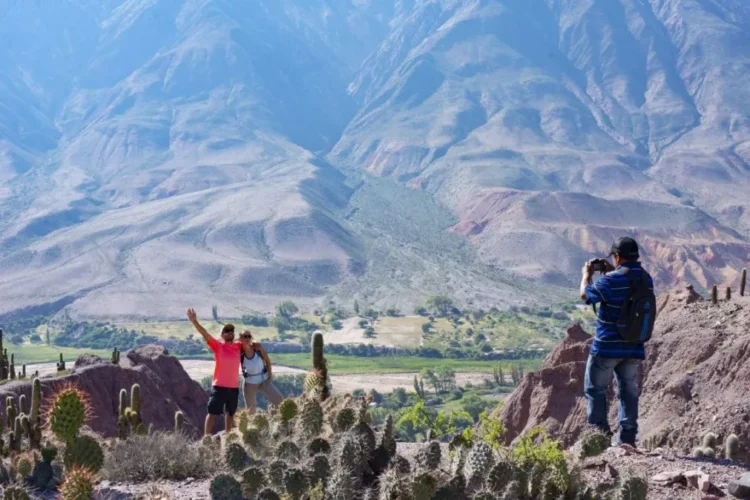 ¿Con los bolsillos llenos o turismo gasolero? Durante el fin de semana largo más de 16 mil Turistas visitaron Jujuy