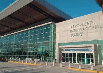 El paro de controladores afecta vuelos de Jujuy