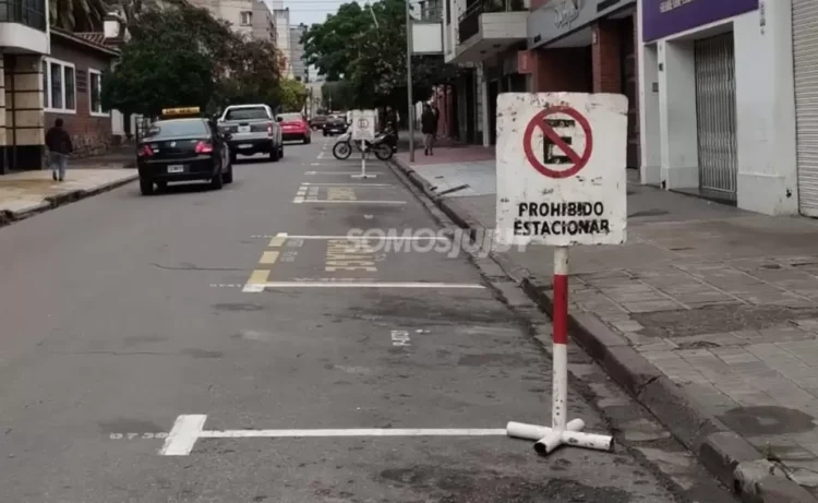 Atención conductores: Prohíben el estacionamiento en calle Güemes por las fiestas