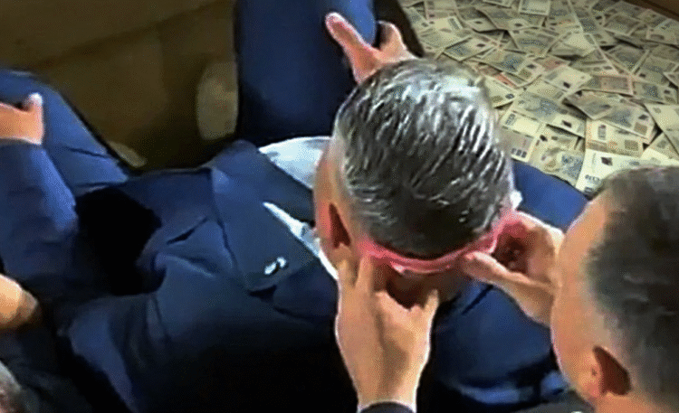 Le transpira la nuca de nervios a «Chiqui» Tapia: lo investigan por lavar 120 mil millones de pesos