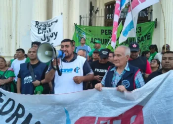 Las tres centrales obreras marcharon contra la reforma laboral