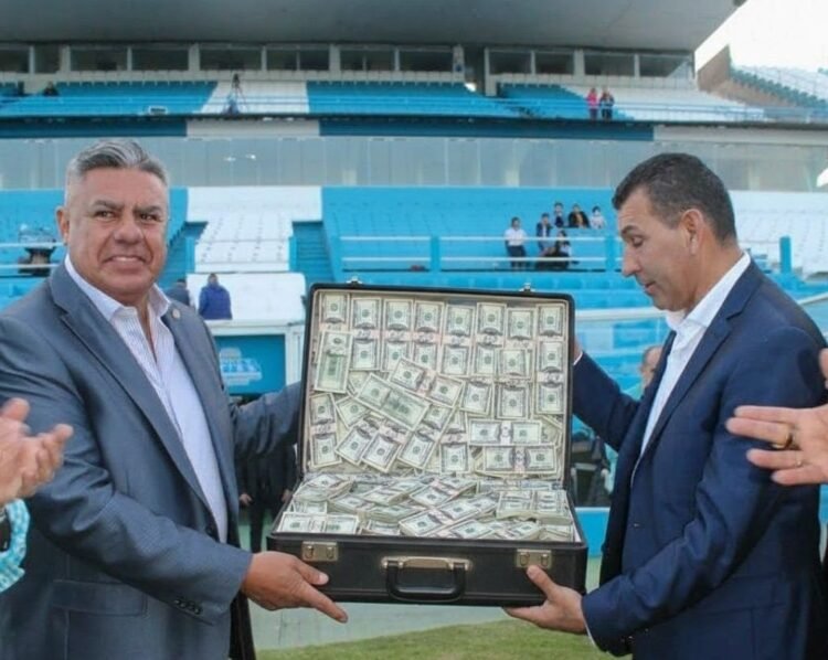 ¿El Chiqui o el Cheque Tapia? Descubrieron transferencias a sociedades fantasma y se agranda el escándalo en la AFA