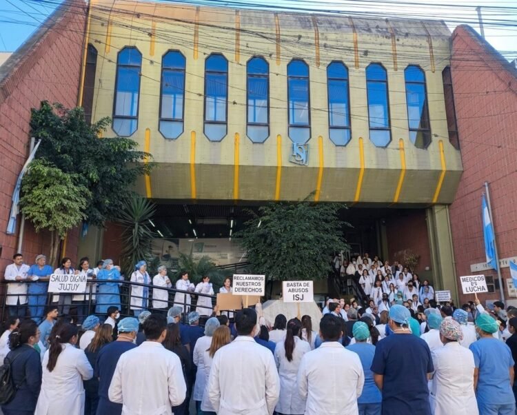 Profesionales de la salud siguen en pie de guerra contra Sadir: ahora se sumó el Colegio de Psicólogos