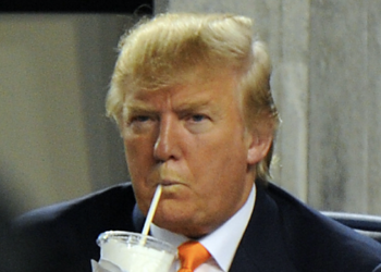 A tomar la leche: Trump cambió la pirámide alimenticia en Estados Unidos