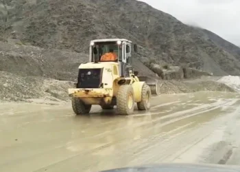 Lunes de caos en las rutas: Cortes totales en Avenida Savio y Ruta 9 por aludes y anegamientos