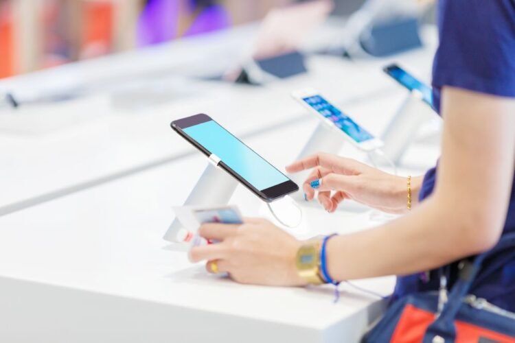 ¿Se viene tecnología más barata? Bajan impuestos a celulares, consolas y electrodomésticos