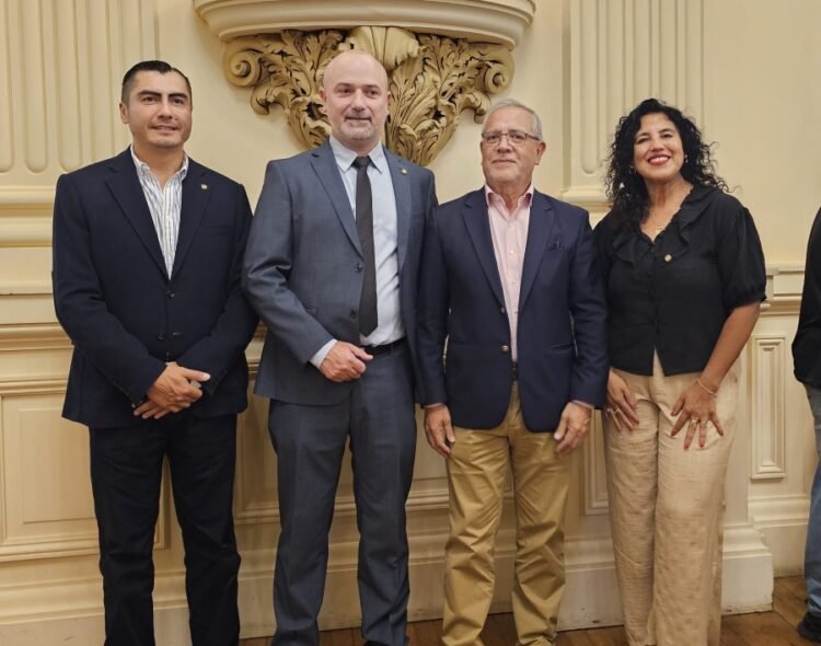 El flamante Ministerio de Minería oficializó a sus funcionarios