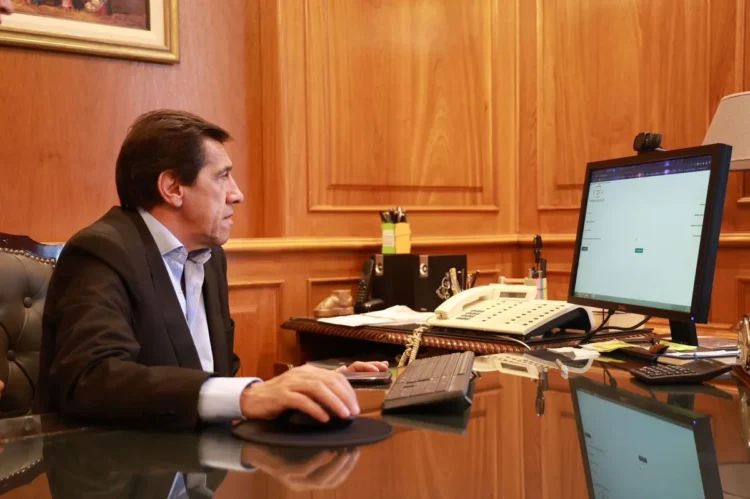 Pase a planta permanente: Sadir firmó los primeros decretos digitales en Jujuy