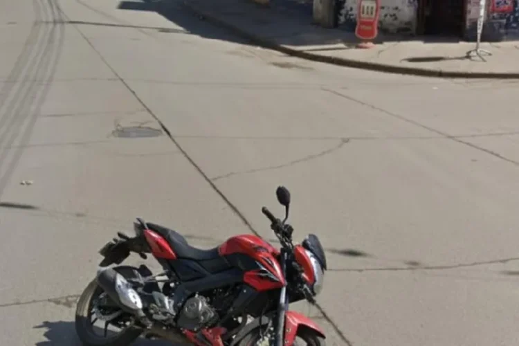 Tragedia en barrio Mariano Moreno: Murió un motociclista tras chocar contra un paredón