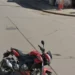 Tragedia en barrio Mariano Moreno: Murió un motociclista tras chocar contra un paredón