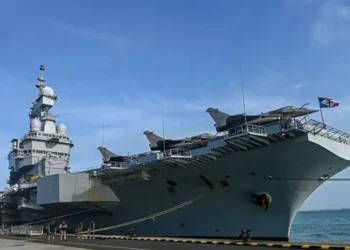 Conflicto internacional: Francia autoriza el uso de sus bases a la Fuerza Aérea de EE. UU.