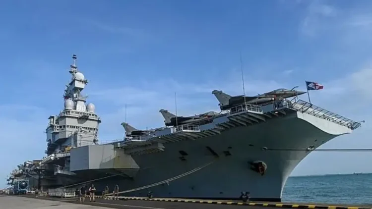 Conflicto internacional: Francia autoriza el uso de sus bases a la Fuerza Aérea de EE. UU.