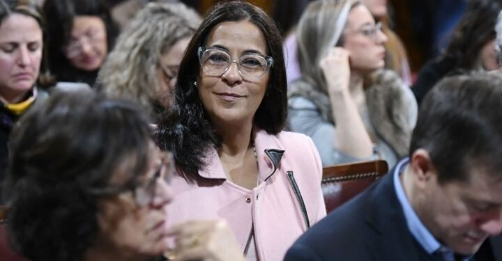 Siempre en lo importante: Senadora propone crear salas de periodistas en los poderes del Estado