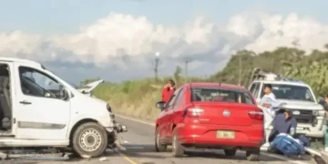 Fuerte choque frontal en San Juancito: 12 heridos tras el impacto entre dos camionetas