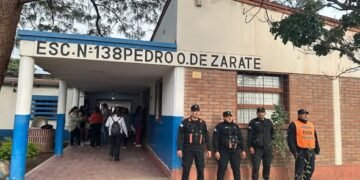 Conmoción en Palma Sola: allanaron la casa de un alumno de 12 años que llevó un arma a la escuela