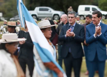 El Gobernador encabezó los actos por el 205º aniversario de la Batalla de León