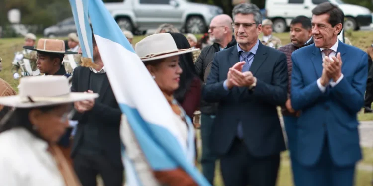 El Gobernador encabezó los actos por el 205º aniversario de la Batalla de León