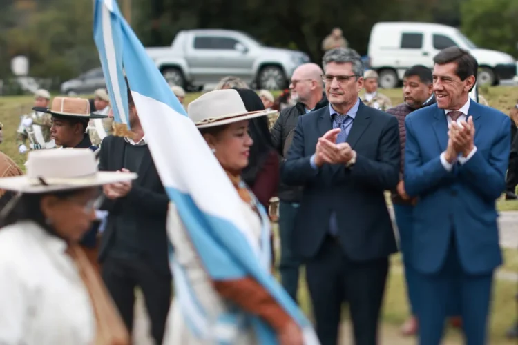 El Gobernador encabezó los actos por el 205º aniversario de la Batalla de León