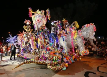 Con gran esfuerzo: Alumnos de la Escuela Técnica de Palpalá recudan fondos para la carroza