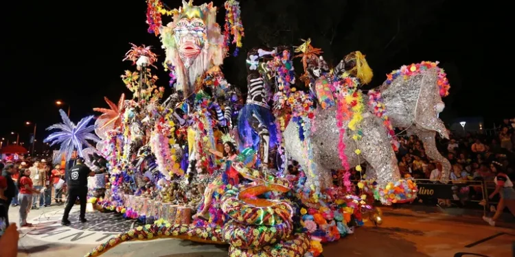 Con gran esfuerzo: Alumnos de la Escuela Técnica de Palpalá recudan fondos para la carroza