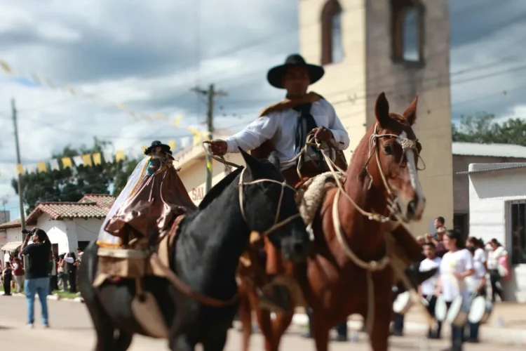 Carlos Sadir acompañó a la comunidad de Palma Sola en sus Fiestas Patronales