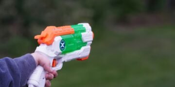 Dos chicos entraron con réplicas de armas en una escuela agrotécnica de Rodeíto