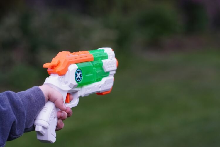 Dos chicos entraron con réplicas de armas en una escuela agrotécnica de Rodeíto