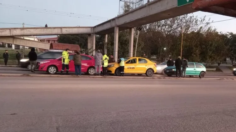 Choque en cadena sobre Ruta 9 a la altura de barrio Sargento Cabral generó fuertes demoras